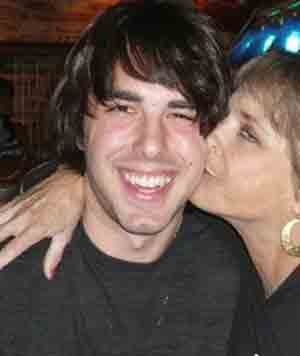 Sasha Vujacic and some random girl. Sasha Vujacic and some random girl.