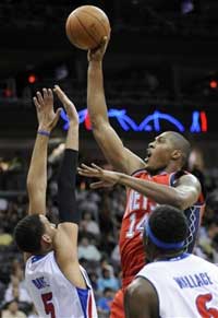 Derrick Favors