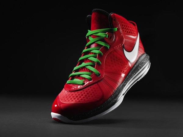Ho10_NA_ChristmasDay_Footwear_LeBron_3Quarter_1330 Ho10_NA_ChristmasDay_Footwear_LeBron_3Quarter_1330