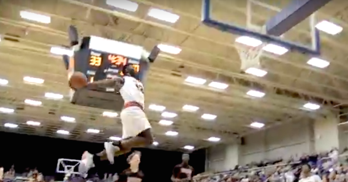WATCH: Zion Williamson Pulls Off Jaw-Dropping Cockback & Reverse Cradle