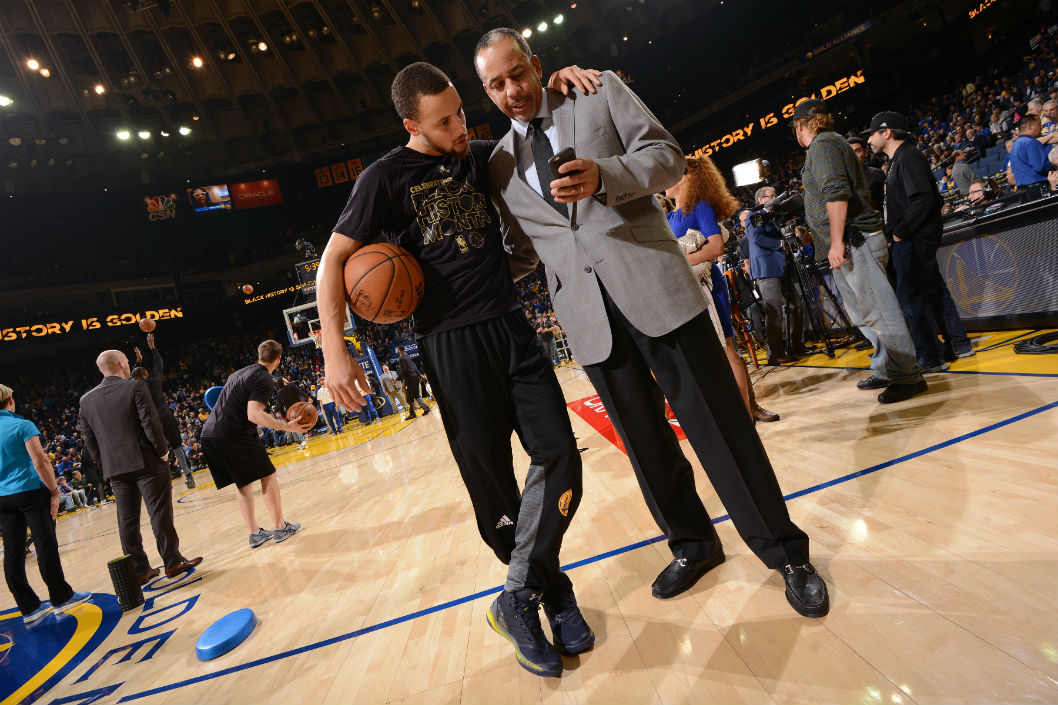 WATCH: Stephen Curry Passes His Father in Career Points