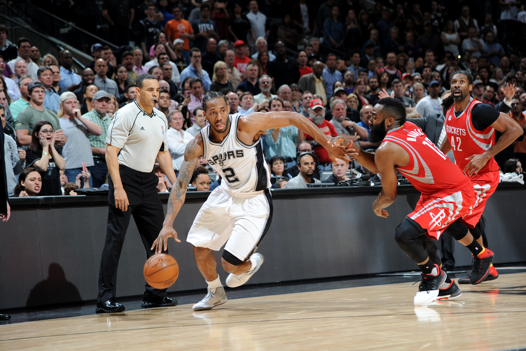 Kings Assistant Compares Kawhi Leonard to Michael Jordan