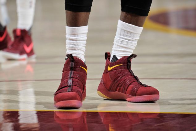 Nike Zoom Solider XI