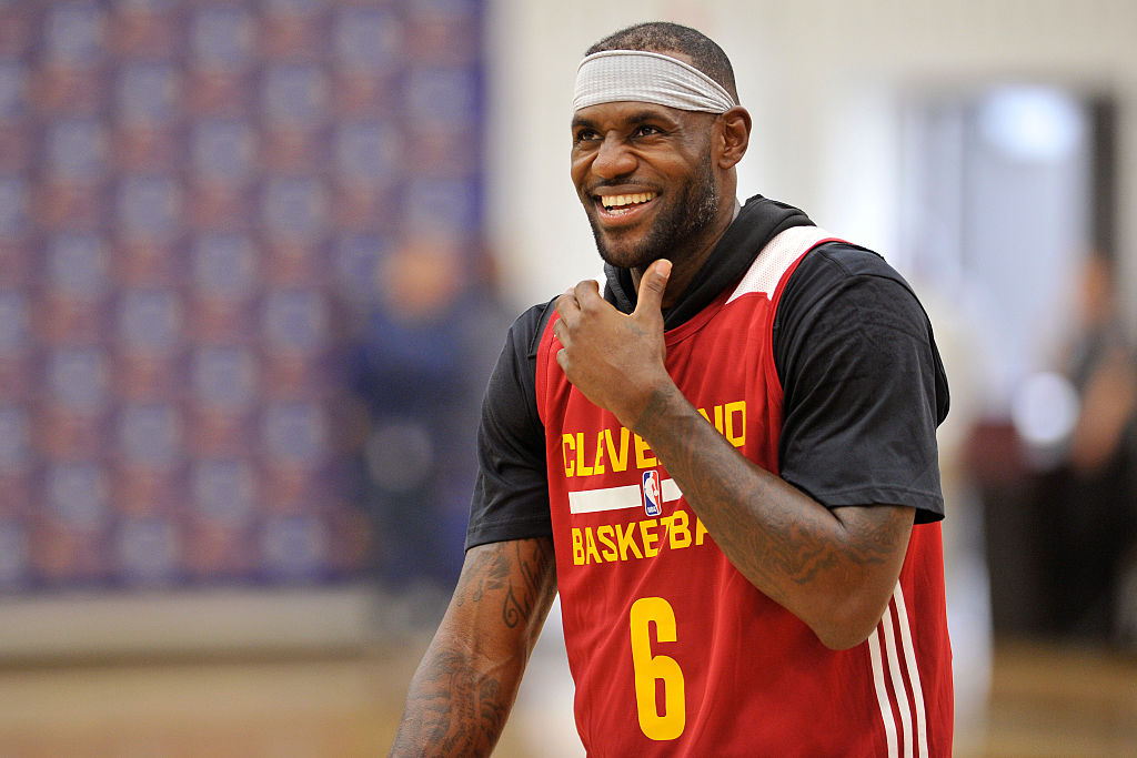 LeBron James Invites Derrick Rose to Work Out in Vegas