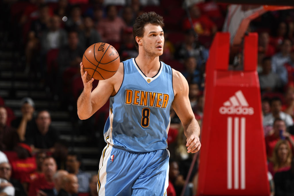 Danilo Gallinari Punches Eurobasket Opponent in the Face