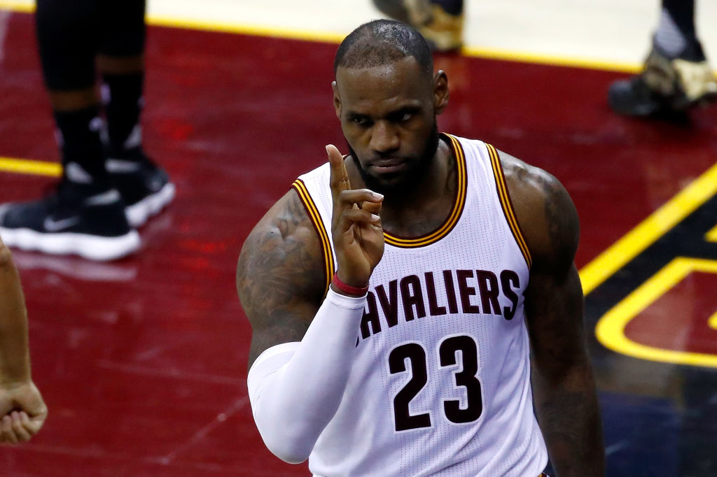 Report: LeBron James Not Waiving No-Trade Clause