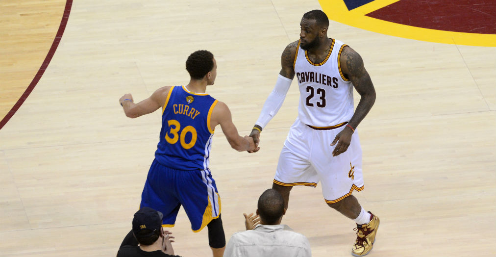 LeBron James Tweets: 'Steph Should be Getting $400M'
