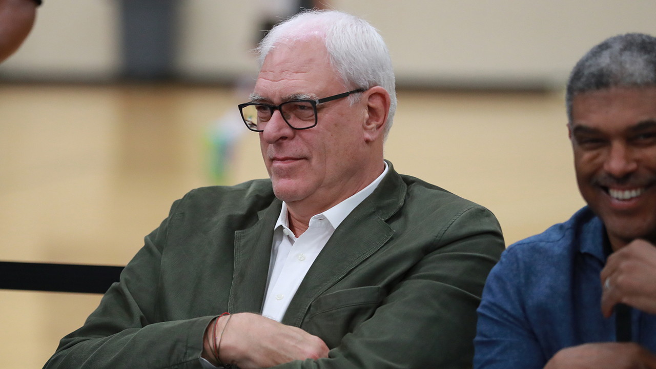 Phil Jackson Is Reflecting on 'WTF Just Went Down' with Knicks