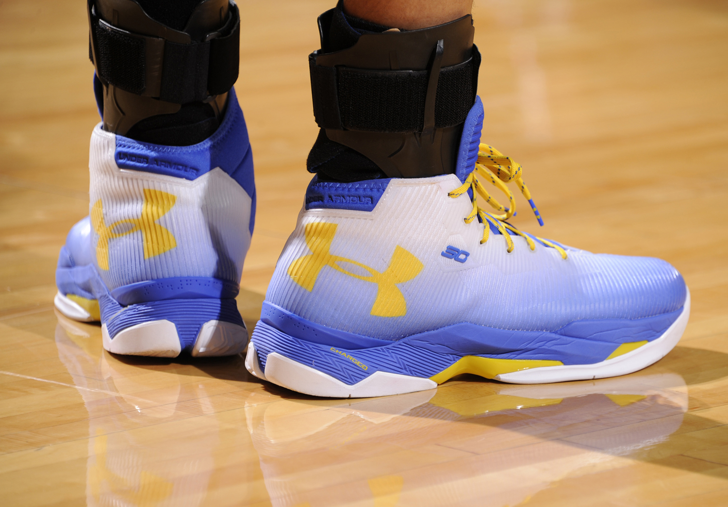 Steph Curry's New Shoes Got ROASTED BY THE INTERNET
